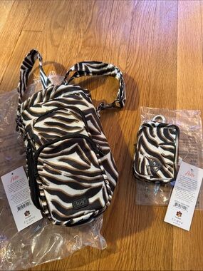 🐷 Lug Huggie Wide Zebra Sand Water Bottle Bag & Drizzle Pouch RFID